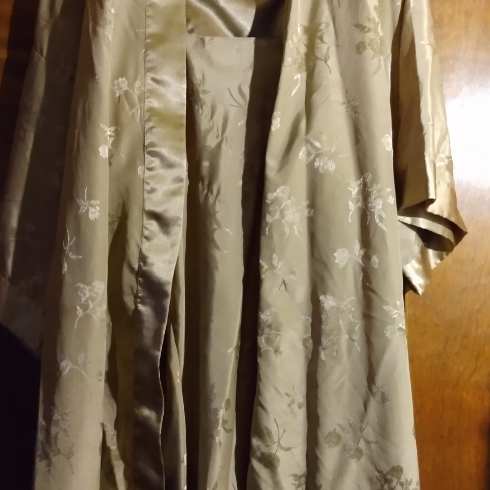 Night Essence Rob with Gown